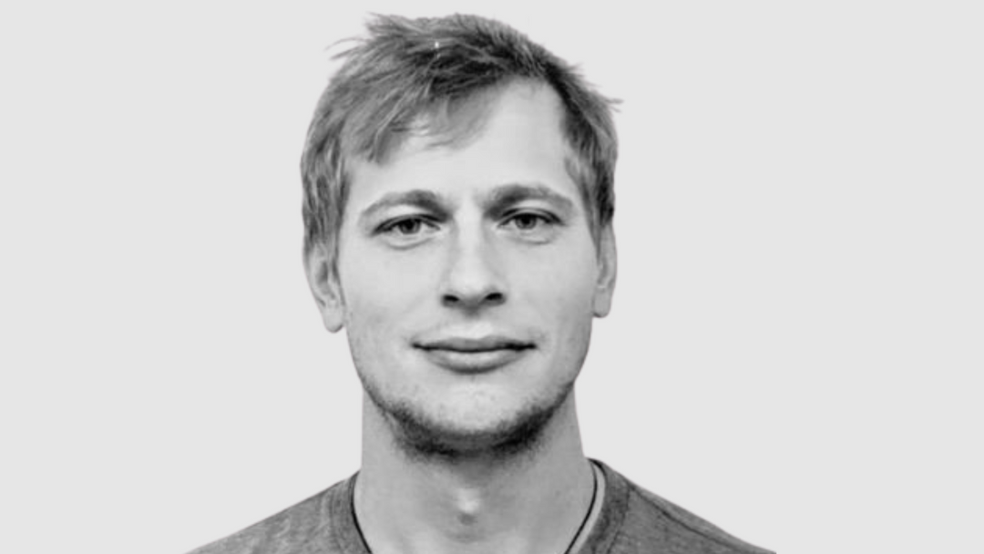 Episode 103: Dmitri Leonov on Taopatch and fusing acupuncture, light therapy, and nanotechnology