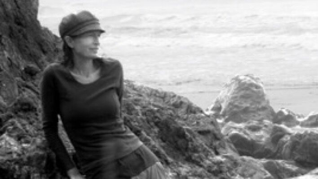 Episode 105: Julia Lupine on electrosensitivity, non-native EMF, and the canaries in the coalmine